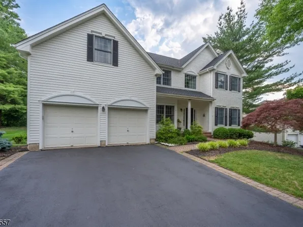7 Stone Mountain Ct, Montgomery Twp., NJ 08558
