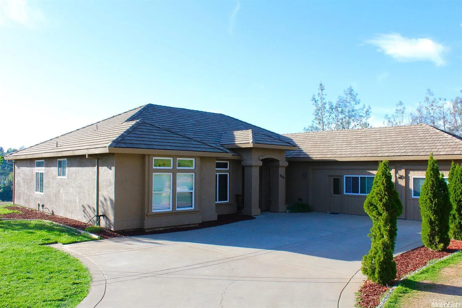 4640 Holly Dr photo 1