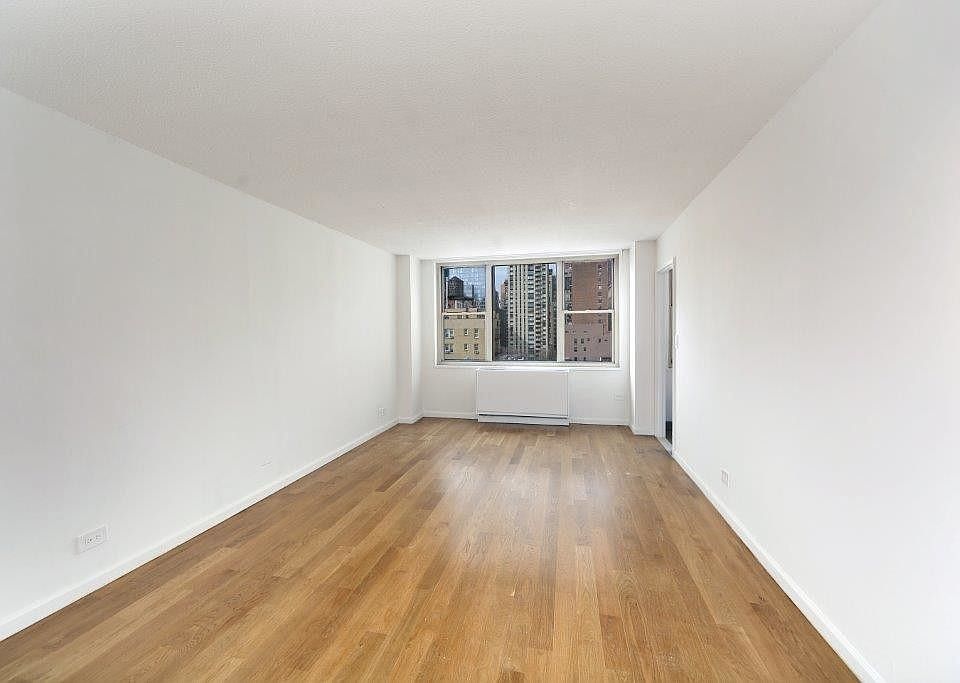 1st image of 154 E 29th St #305