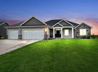 8912 River Hollow Cv, Fort Wayne, IN 46835