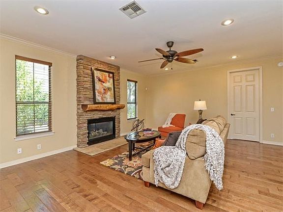 2nd image of 5800 Courtyard Dr APT 5