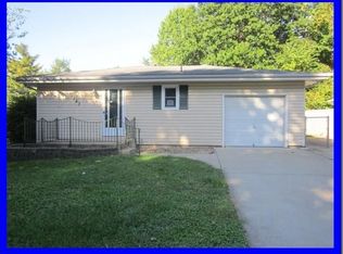 1147 S Willow Ln, Springfield, MO 65804