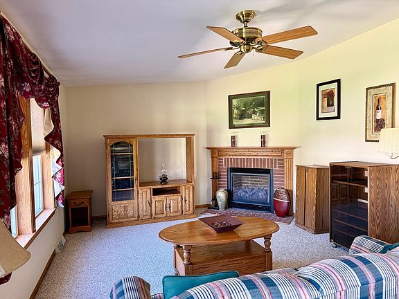 5th image of 24 Mayflower Dr #222