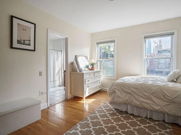 28 Milford St #3 — Photo 14