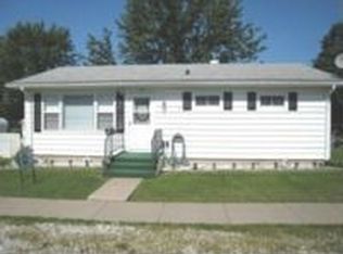 111 S 9th St, Hamilton, IL 62341