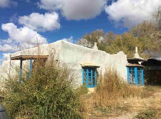 825 Witt Rd, Taos, NM 87571
