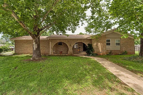 101 Oakside Dr Photo 1