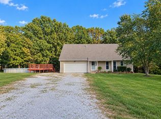8 Country Breeze Cir, Eldon, MO 65026