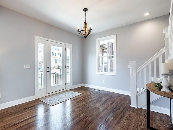 2nd image of 558 Grand Ave