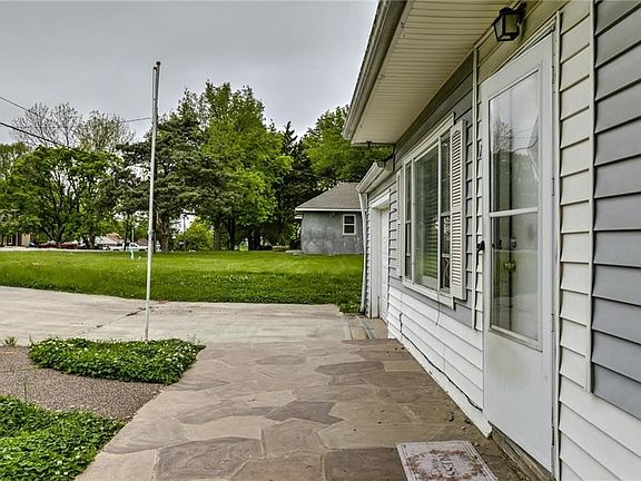 4th image of 1647 S 52nd Ter
