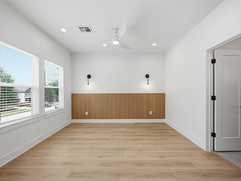 8019 Grandview St #B — Photo 17