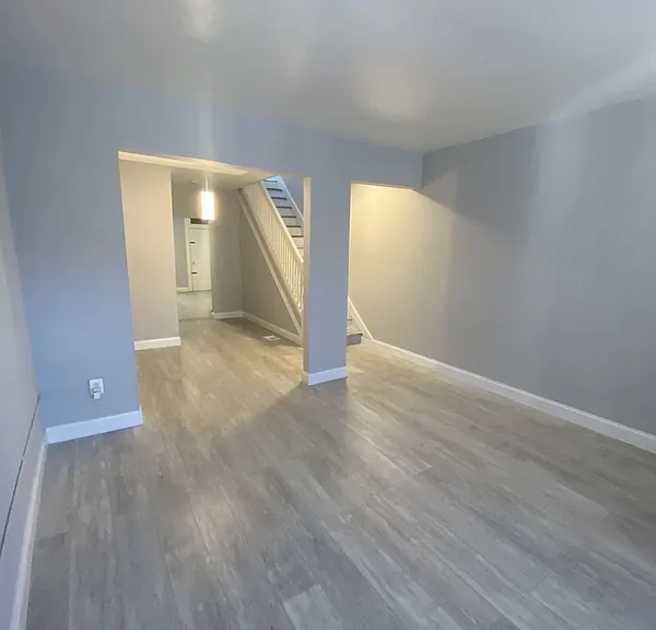 424 Ilchester Ave — Photo 4