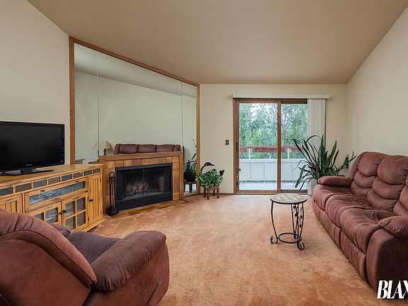 5th image of 5606 E 40th Ave Unit A304