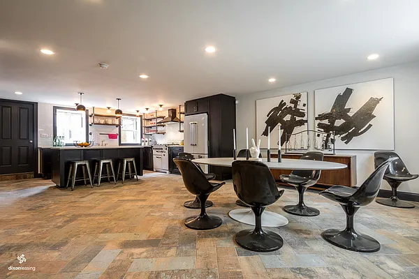 Rented by Dixon Advisory USA Inc. | media 1