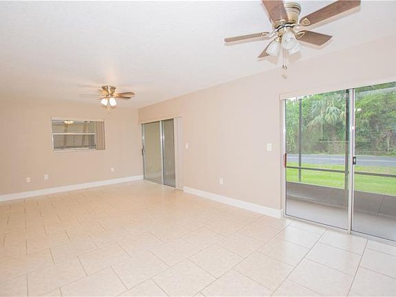 5th image of 120 Hibiscus Woods Ct APT 11C