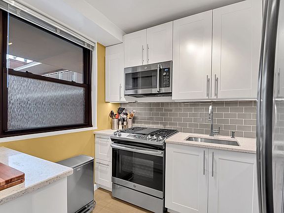 5th image of 4901 Henry Hudson Pkwy W APT 9C