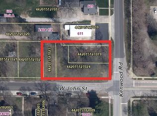 2402 W John St, Champaign, IL 61821