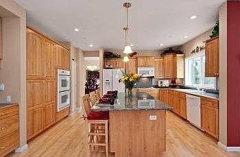 5th image of 1825 W Beaver Lake Dr SE