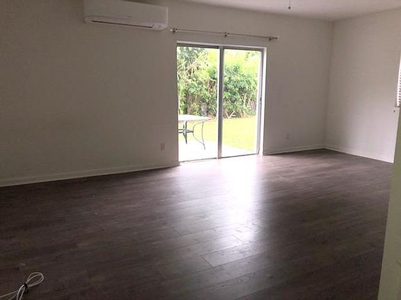 3rd image of 828 Lake Ave N #8