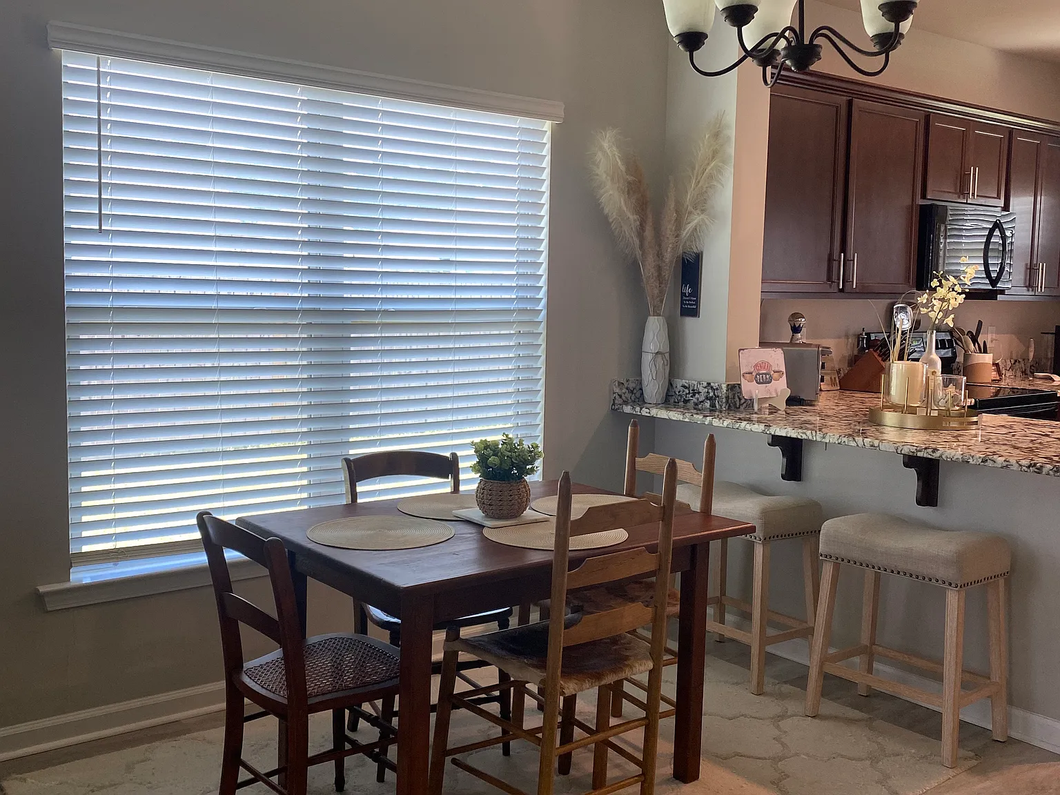 3 bed, 1321 sqft, $1,700 — Photo 2