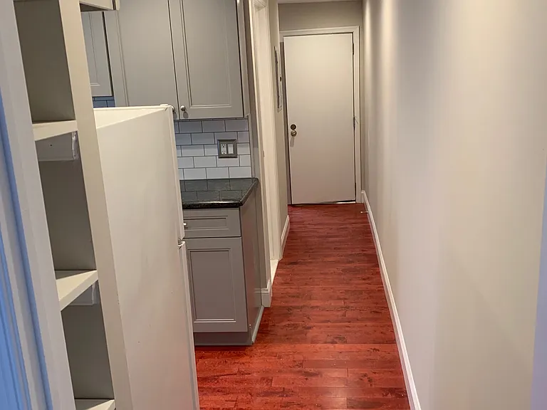 638 Catharine St #3 — Photo 16