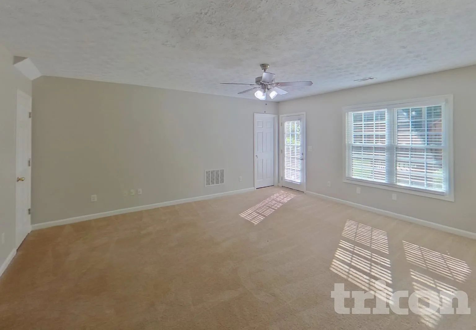 806 Board Walk Court Loganville GA — Photo 4