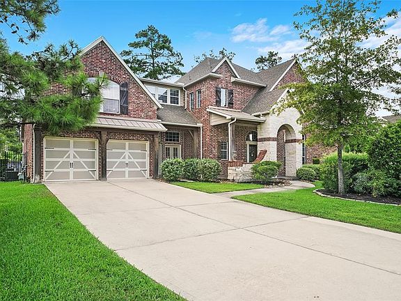 3rd image of 79 W Hullwood Cir