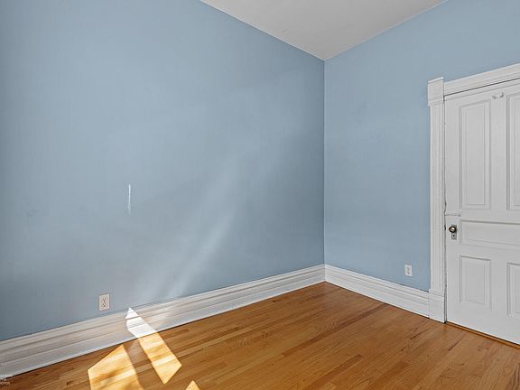 4th image of 2638 W Evergreen Ave