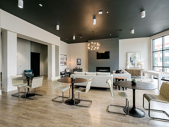 5th image of 455 W Sullivan St #467