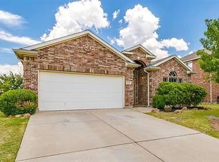 1128 Hearthstone Dr, Burleson, TX 76028
