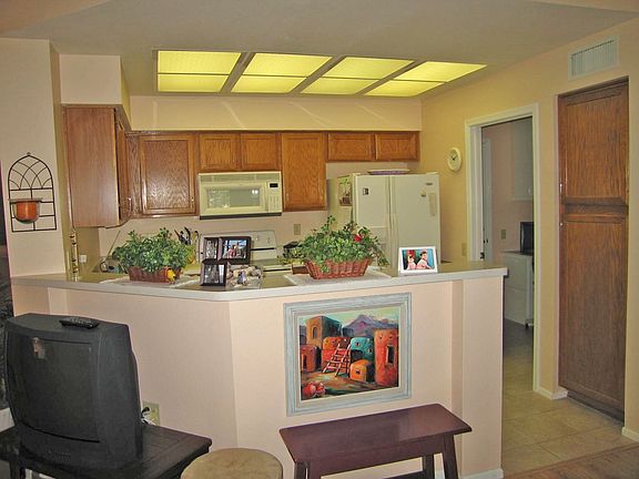 4th image of 13834 W Greenview Dr