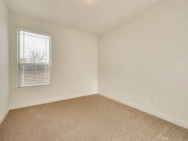 1231 Wiltshire Dr — Photo 19