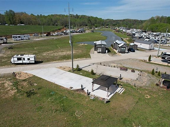 4th image of 134 Mountain Meadows Dr #34