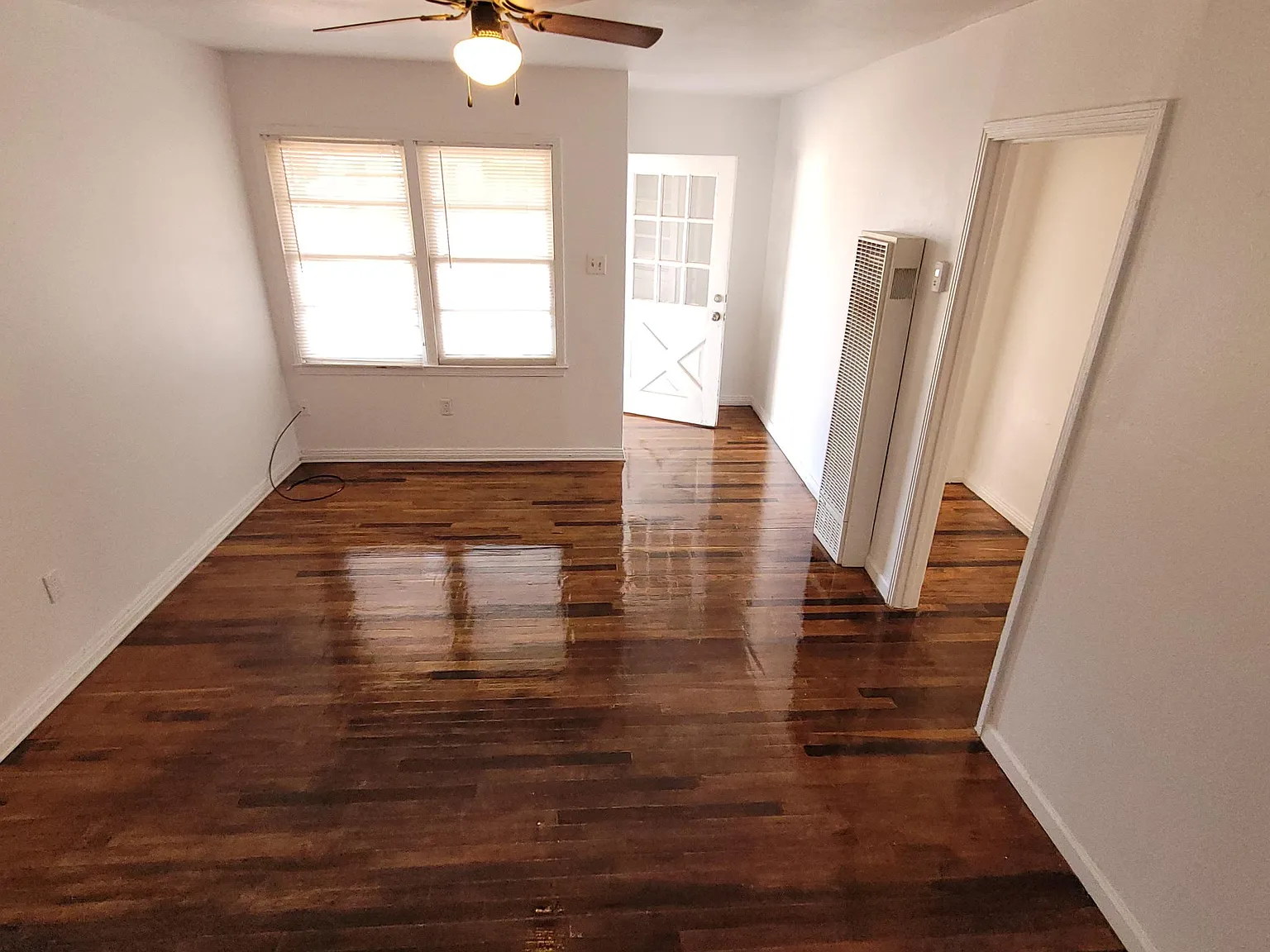 2733 Hilltop Dr — Photo 1