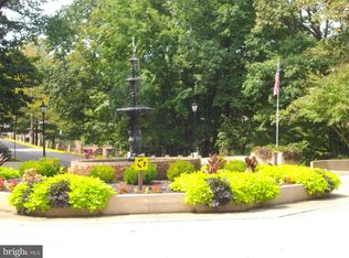 5819 Cove Landing Rd APT 202, Burke, VA 22015