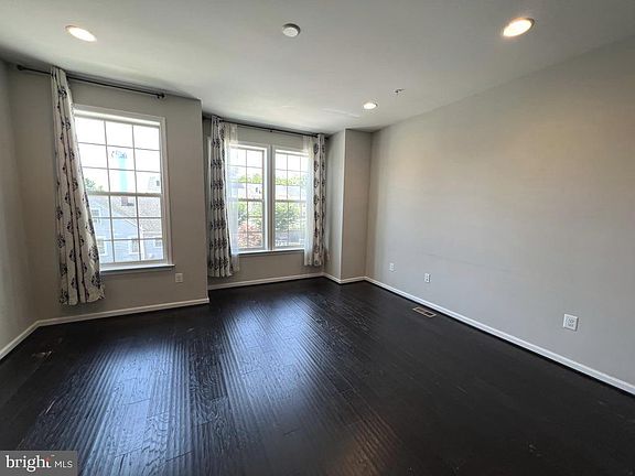2nd image of 8112 Hollow Ct