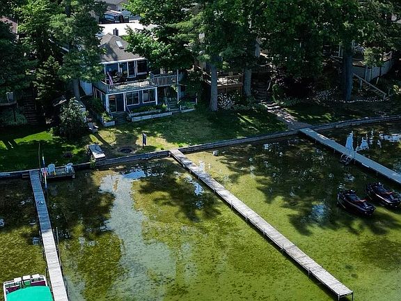 3rd image of 7027 Goldenrod Dr NE