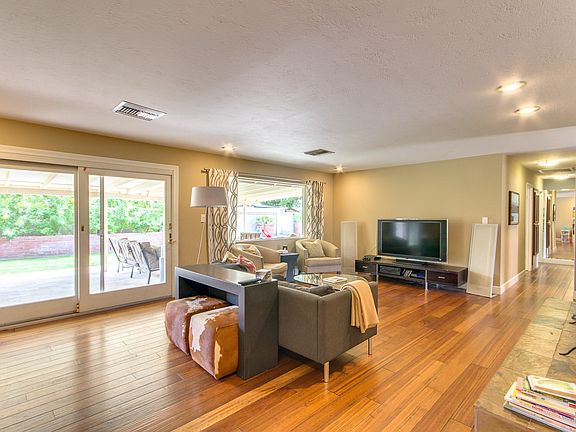 4th image of 2137 E San Juan Ave