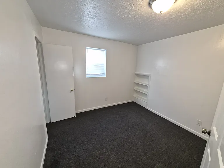 914 Chilton St #B — Photo 15