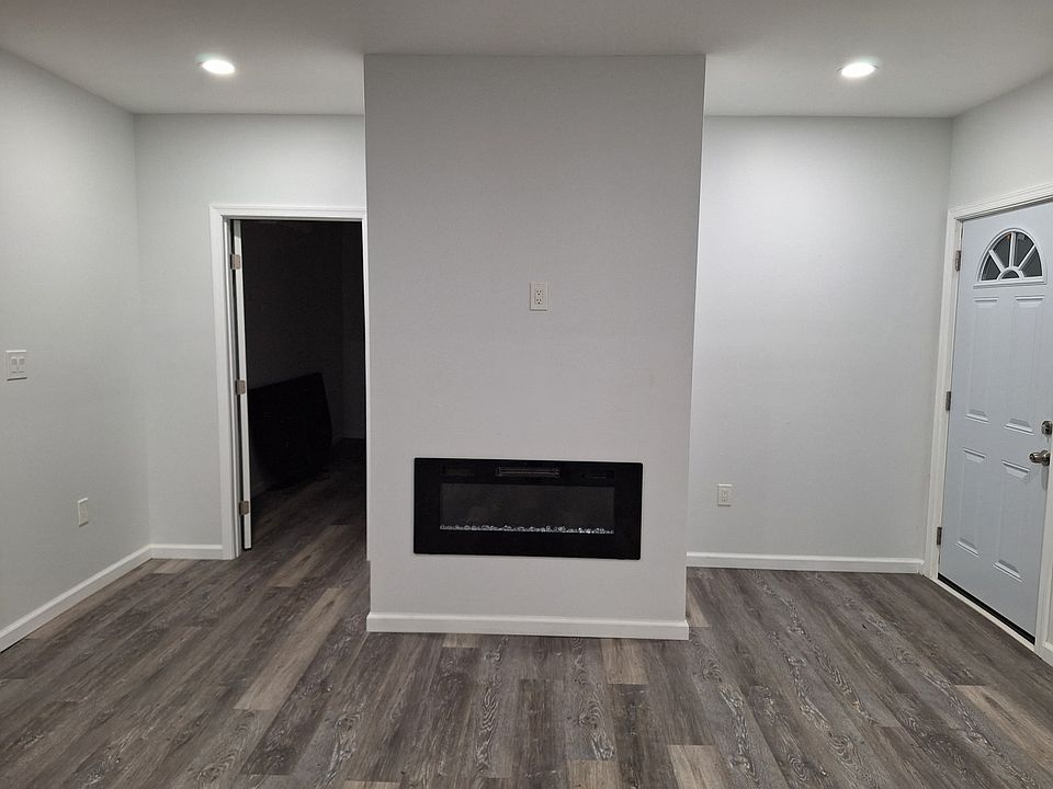 1st image of 610 Henry St