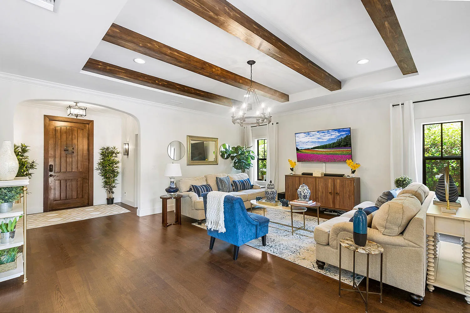 3 bed, 2000 sqft, $5,000 — Photo 3