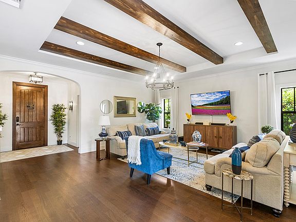 3rd image of 3505 Poinsettia Ave #3505
