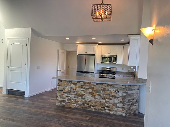 2nd image of 107 Dunaway Ct