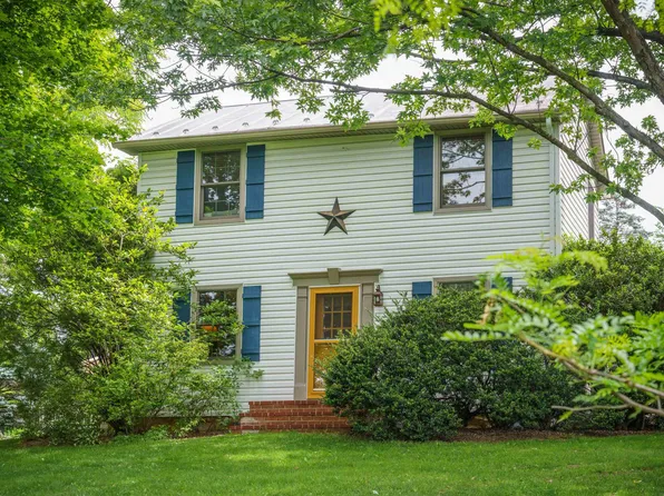 1055 Hundley Distillery Rd, Churchville, VA 24421