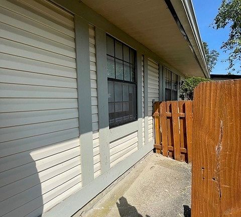 5th image of 200 Greenwood Blvd #I