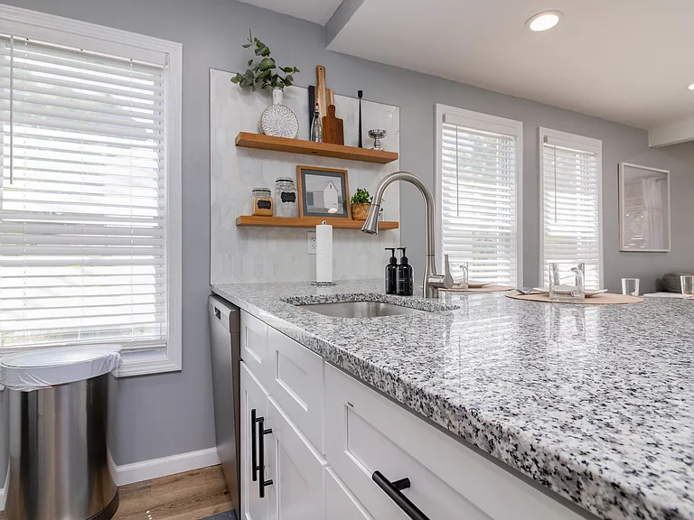 23368 Hoover Ave — Photo 22