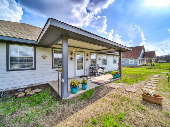 5817 Spillane St, Nevada, TX 75173