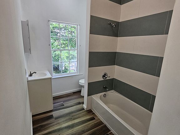 5th image of 136 Johnston St Floor 2