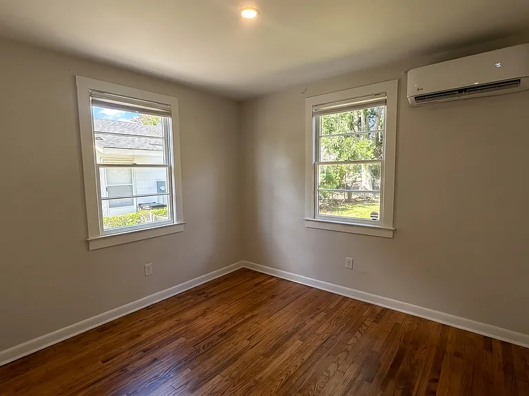 806 Bladen St — Photo 9