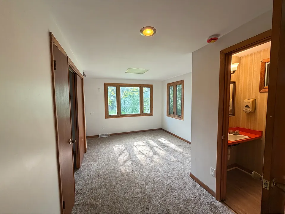 26 Janet St